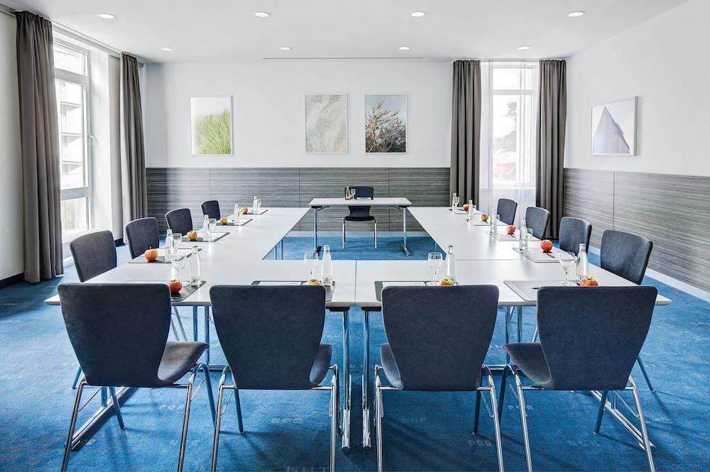 Intercityhotel Росток Екстериор снимка
