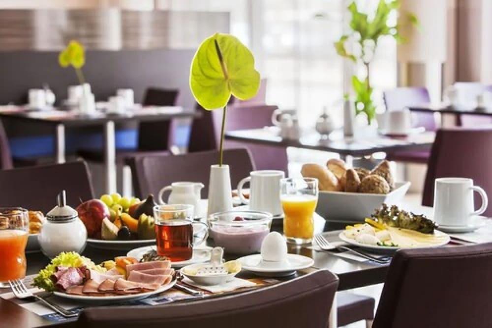 Intercityhotel Росток Екстериор снимка