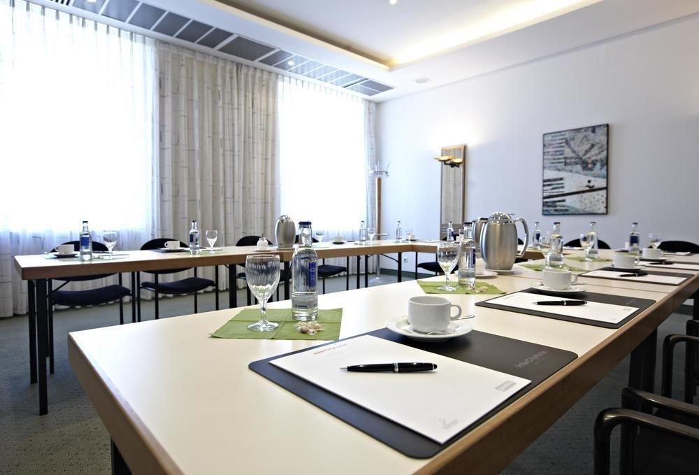 Intercityhotel Росток Екстериор снимка