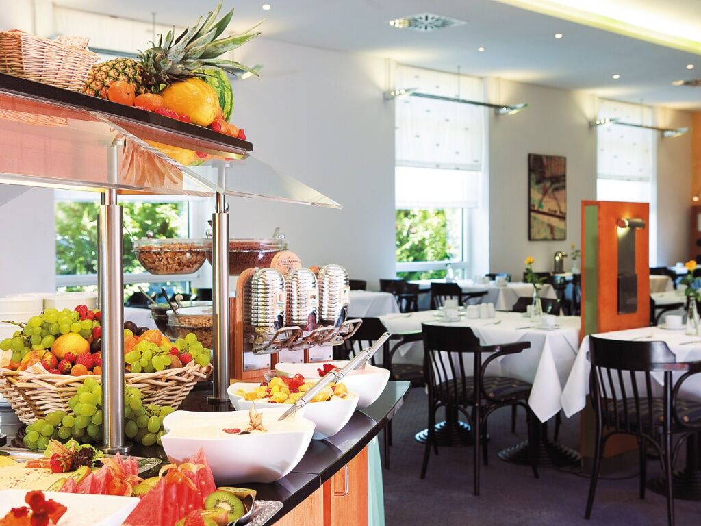 Intercityhotel Росток Екстериор снимка
